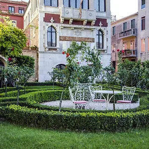 https://ca-nigra-lagoon-resort.hotelinveneto.com